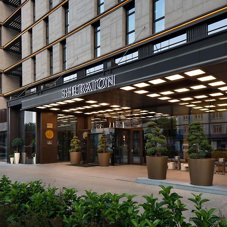 Sheraton Istanbul City Center Hotel Exterior photo